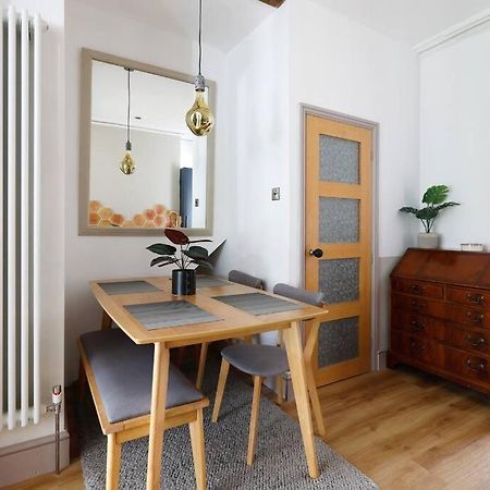 Stunning 2 Bedroom Flat 8Min Walk From The Beach Brighton Dış mekan fotoğraf